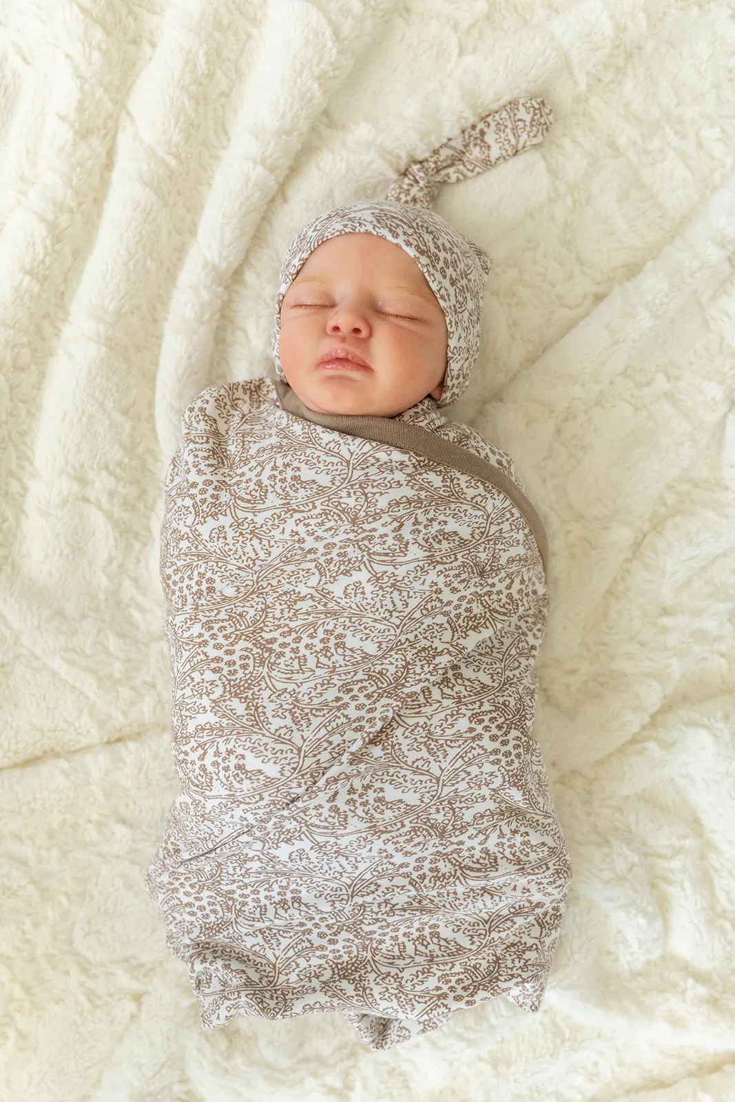 Brooklyn Swaddle Blanket & Newborn Hat Set