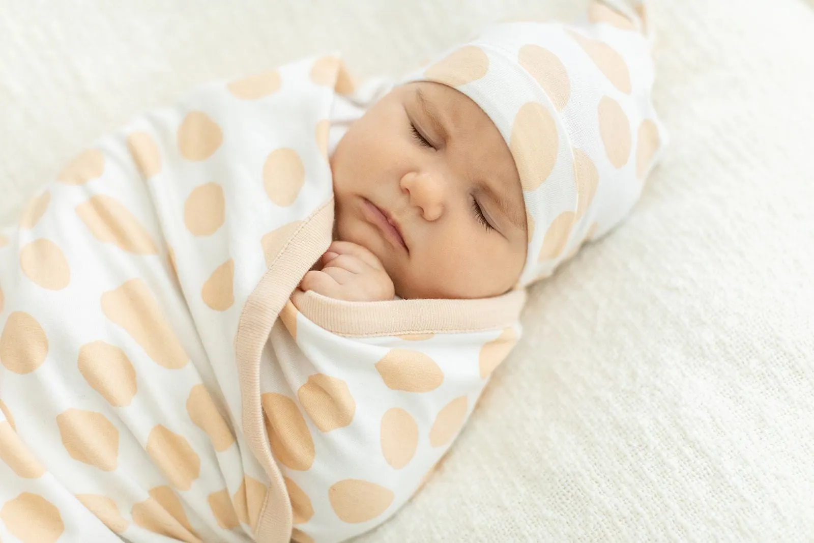 Eden Swaddle Blanket & Matching Newborn Hat Set