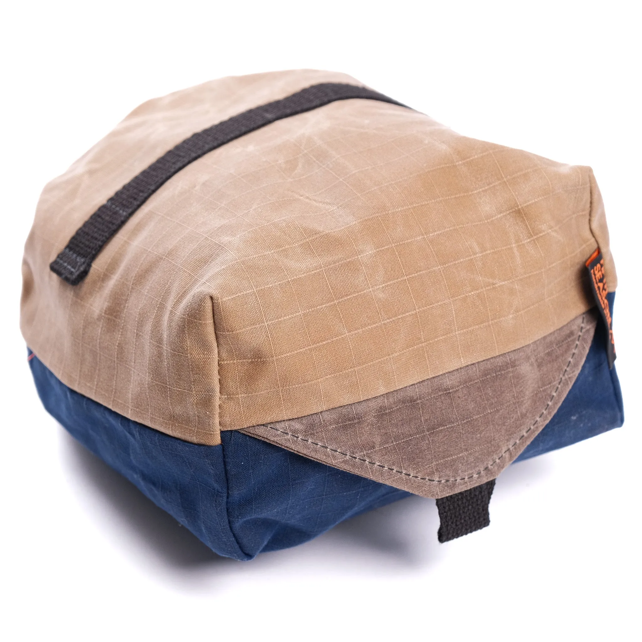 Fifth Season Canvas Bulldog Front Sack (Navy / Tan)