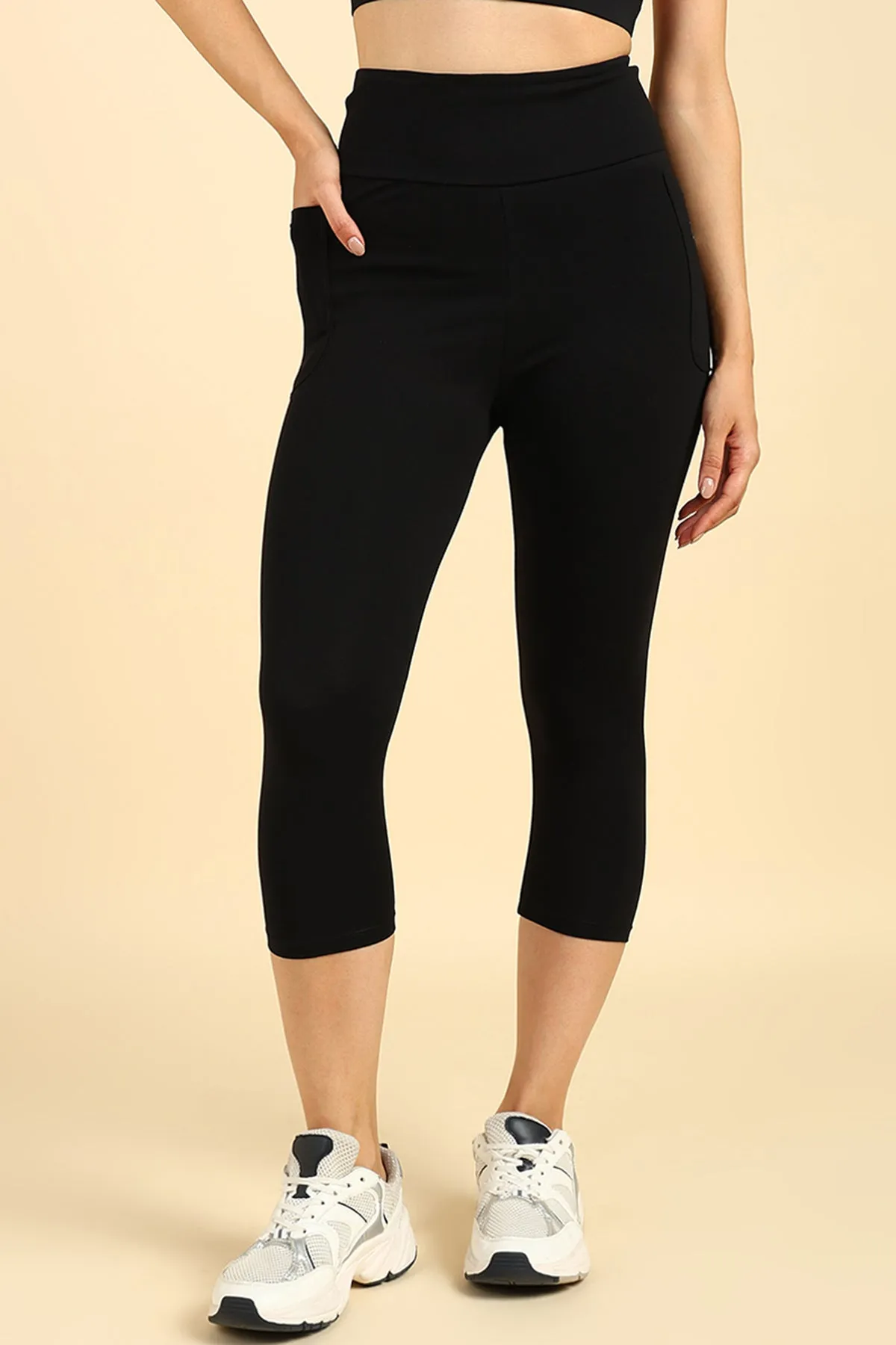 High Waist Black Mom Capri