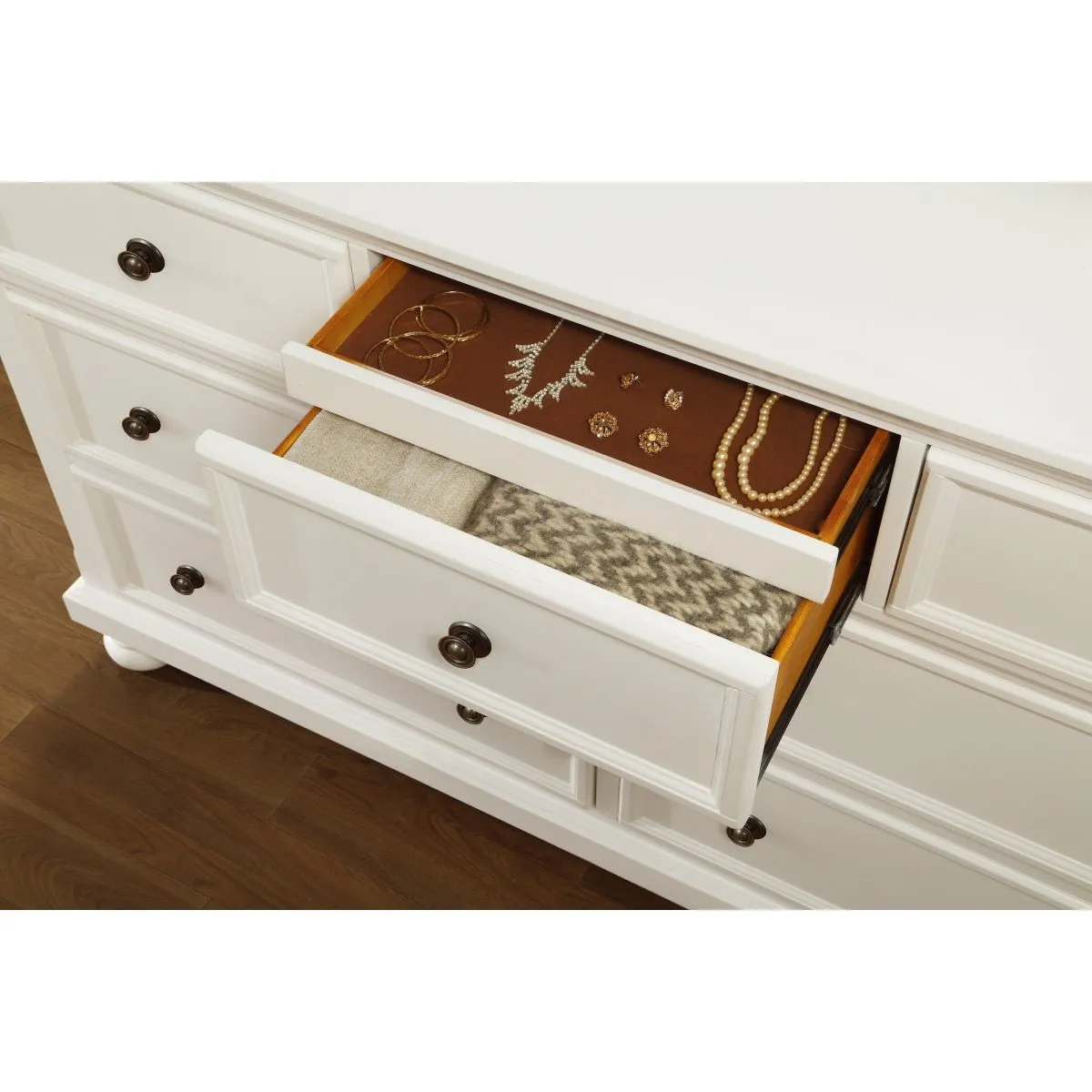 Laurelin White Dresser