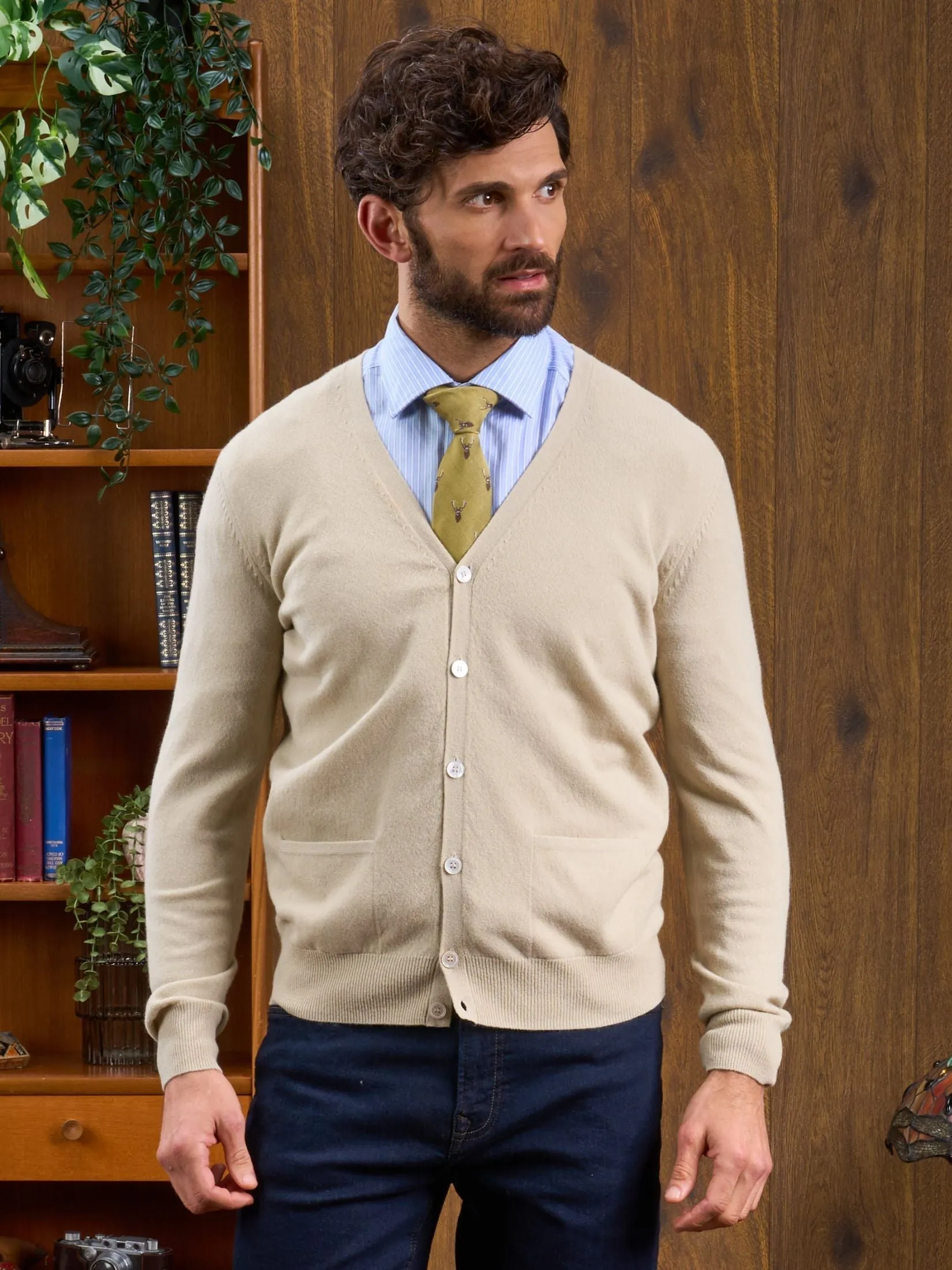 Men's Geelong Lambswool Cardigan in Natural - Classic Fit