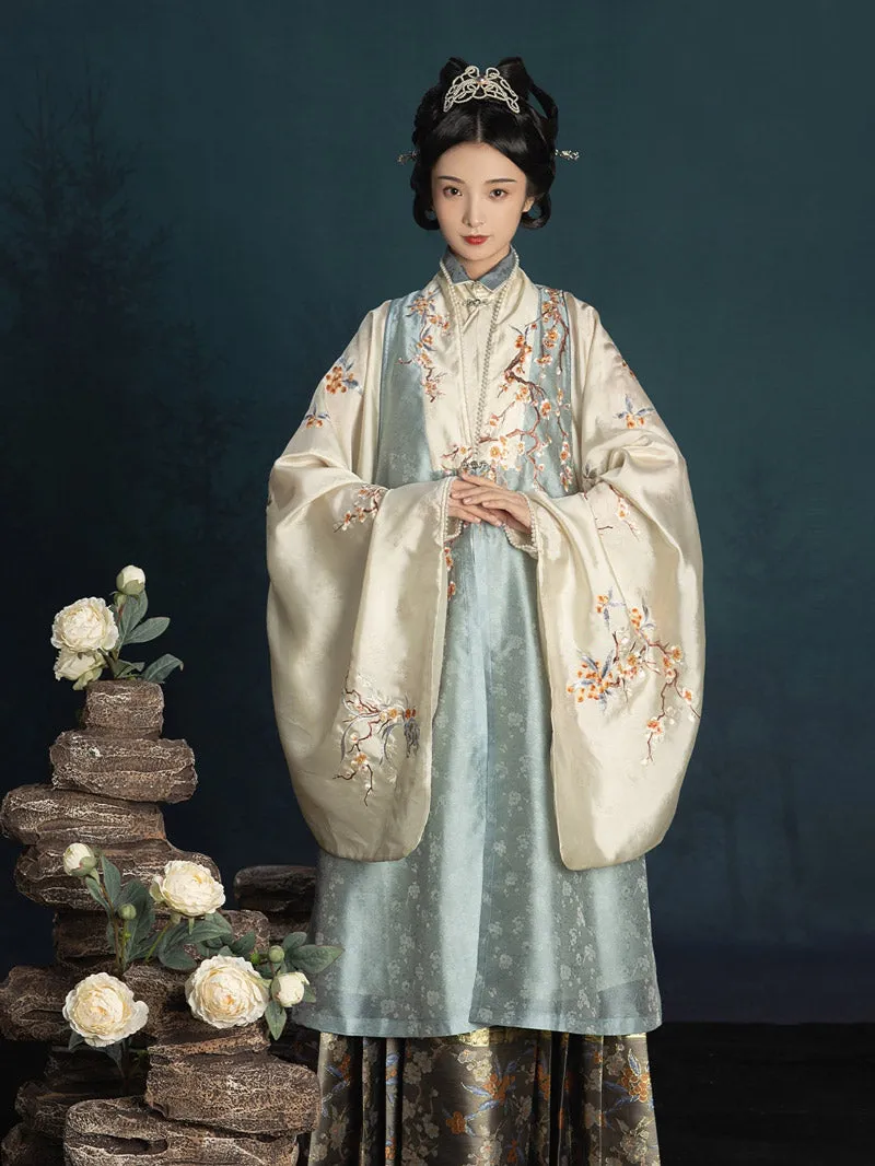 The Plum Blossom Blossoms From the Bitter Cold - Handmade Plum Blossom Embroidery Hanfu Clothing Mamianqun Hanfu Skirt