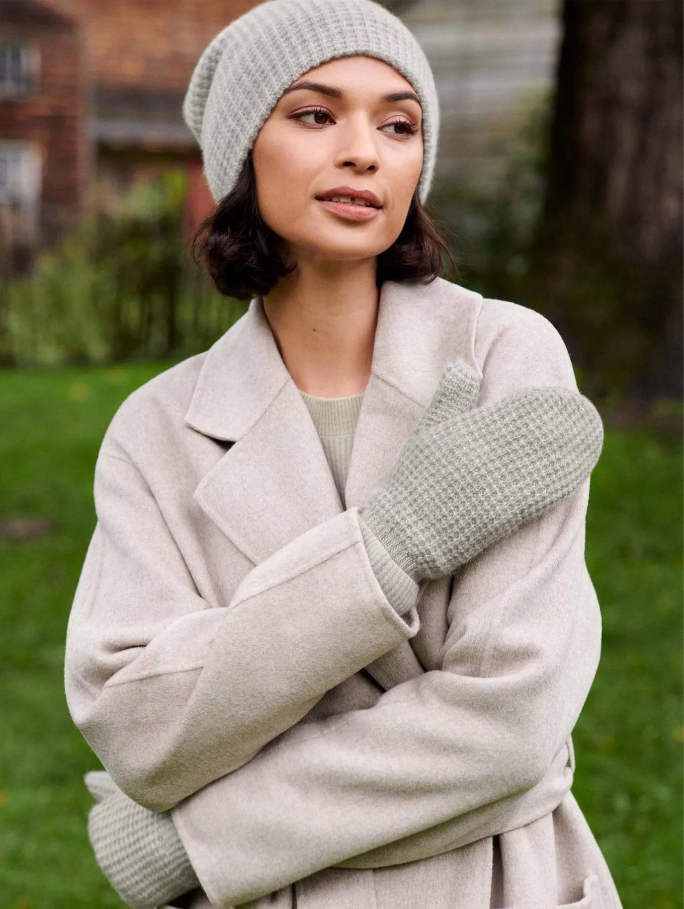 White   Warren - Cashmere Thermal Beanie in Misty Grey Heather